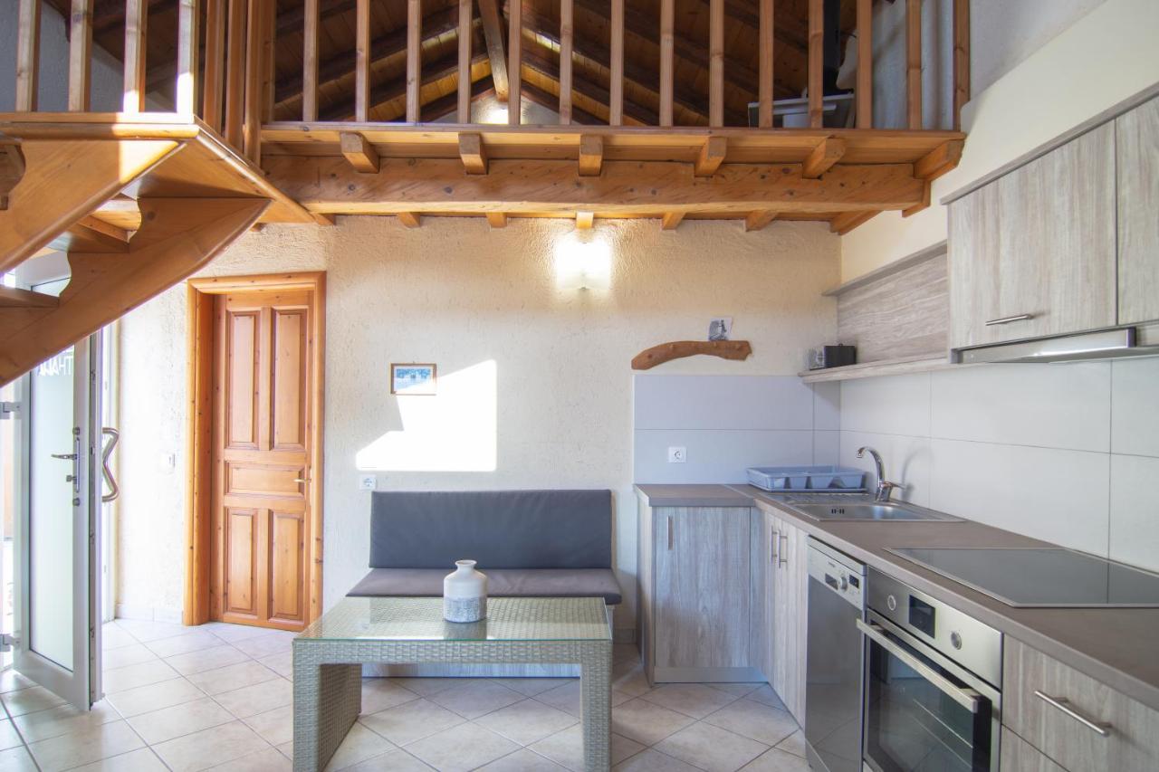Villa Theodora View Apartments Thalia Agios Georgios Pagon Eksteriør billede